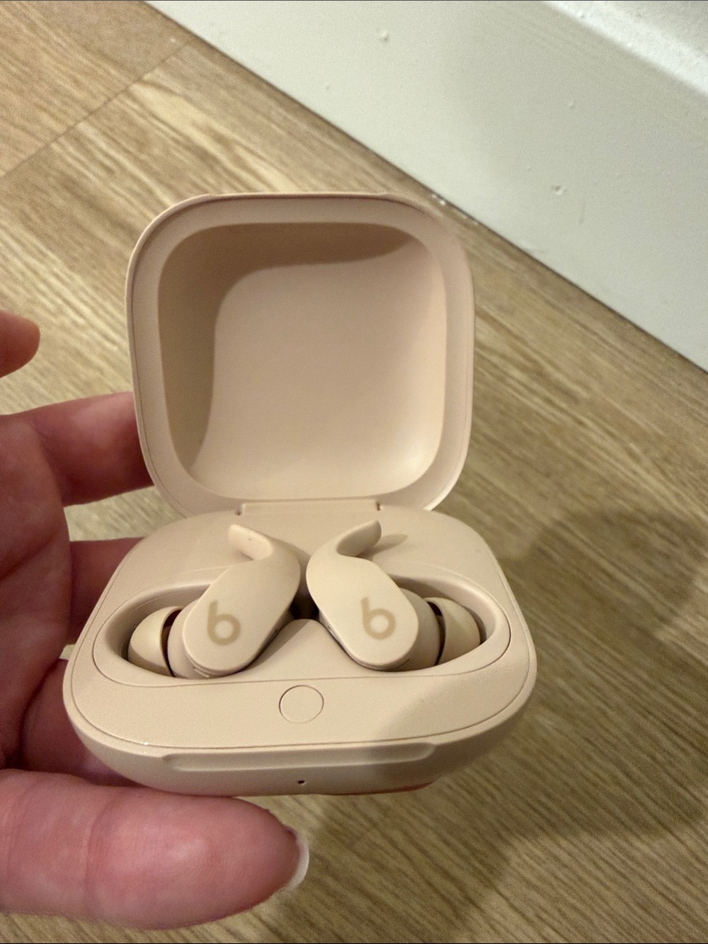 Beats by Dre SKIMS Edition - Picture 4 of 5